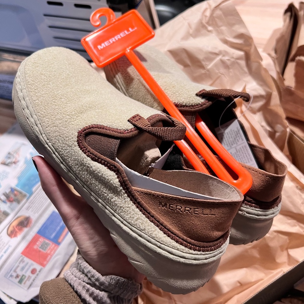 Brand new never worn Merrell slides